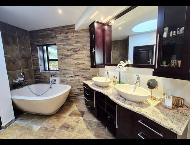 4 BEDROOM HOUSE FOR SALE IN CYCAD ESTATE